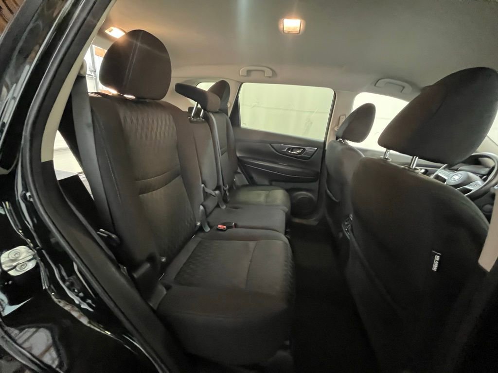 Used 2020 Nissan Rogue SV AWD/4WD image 24