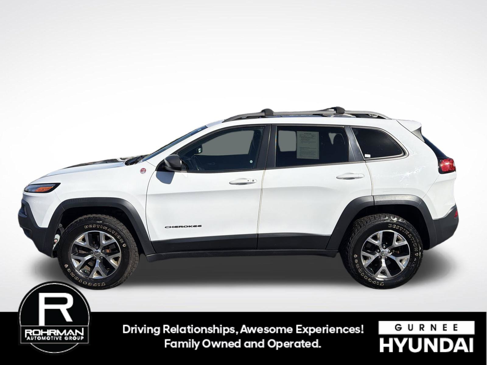 Used 2017 Jeep Cherokee Trailhawk w/ Comfort/Convenience Group AWD/4WD image 6