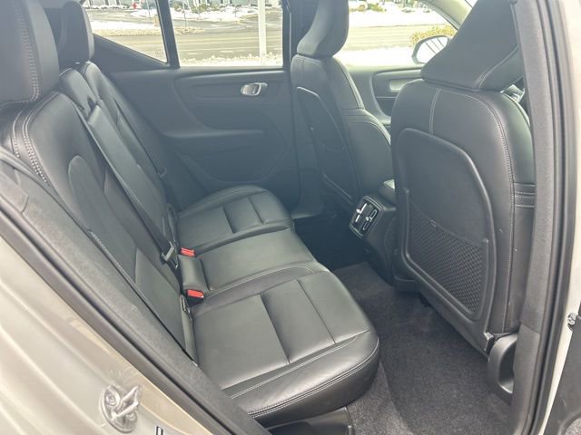 Certified 2025 Volvo XC40 B5 Plus AWD/4WD image 13