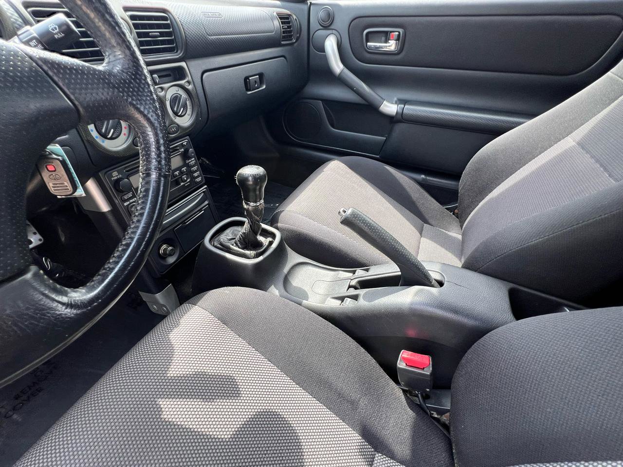 Used 2002 Toyota MR2 RWD image 34