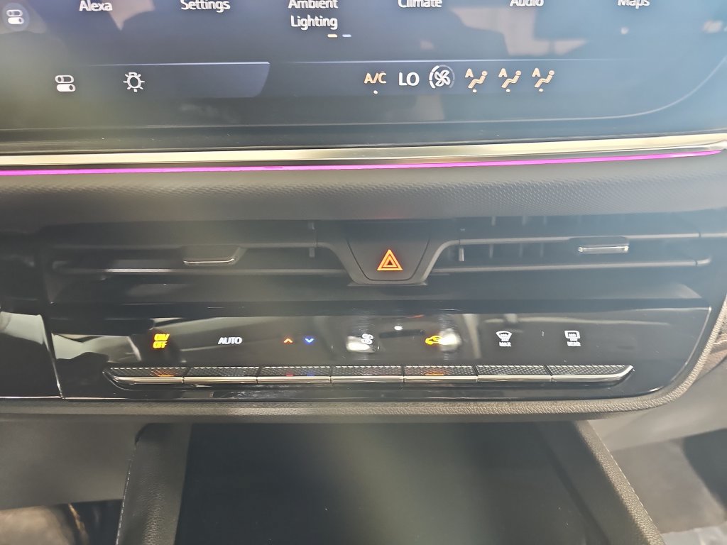 Certified 2024 Buick Envision Preferred AWD/4WD image 28