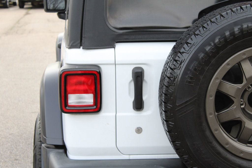 Used 2018 Jeep Wrangler Sport AWD/4WD image 6