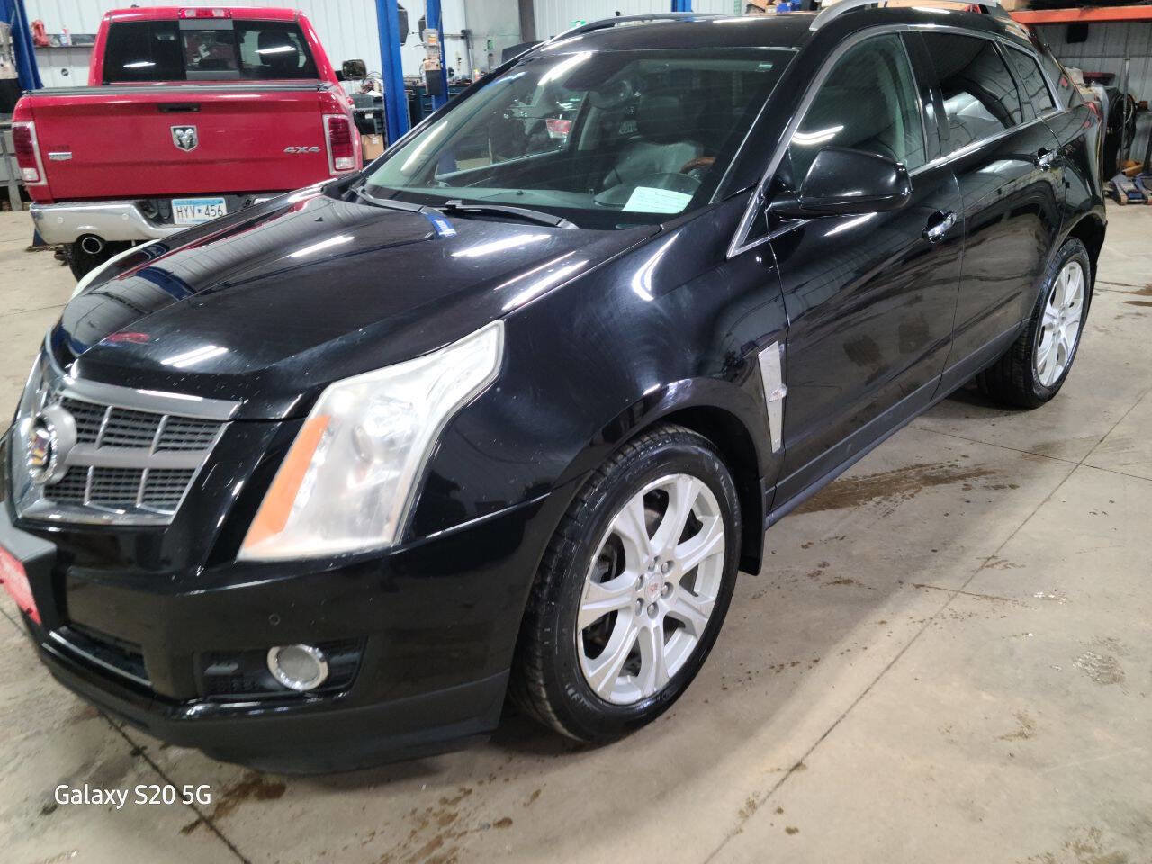 Used 2010 Cadillac SRX Premium image 4