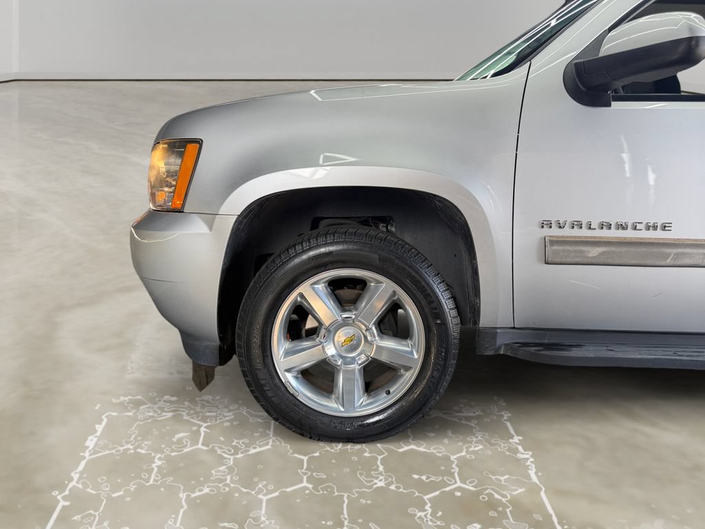 Used 2013 Chevrolet Avalanche LS RWD image 14