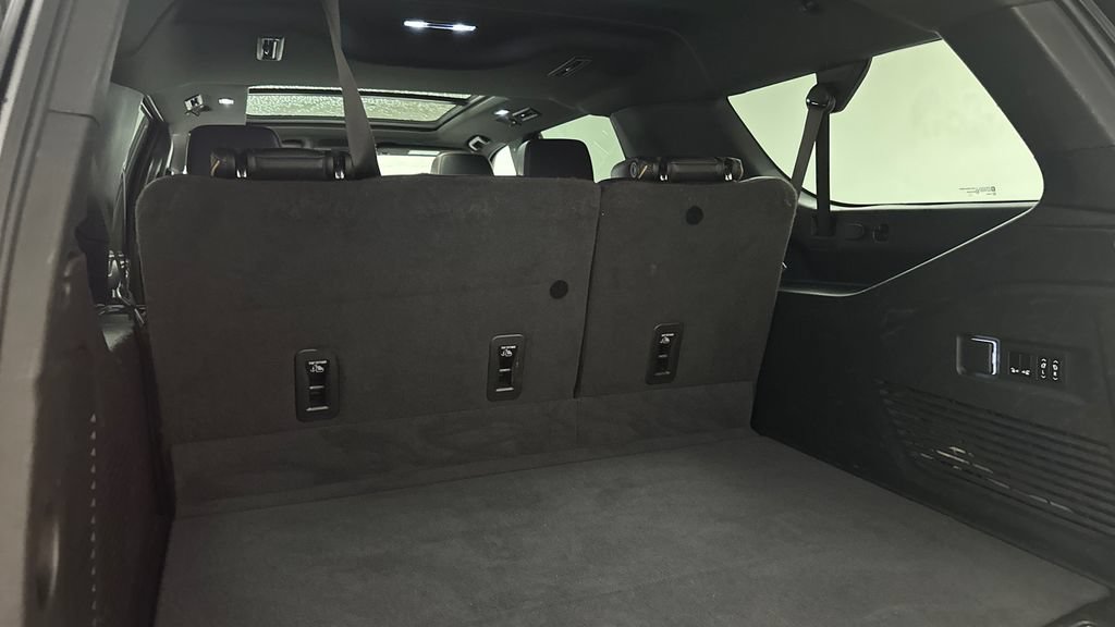 Used 2022 GMC Yukon XL AT4 AWD/4WD image 13