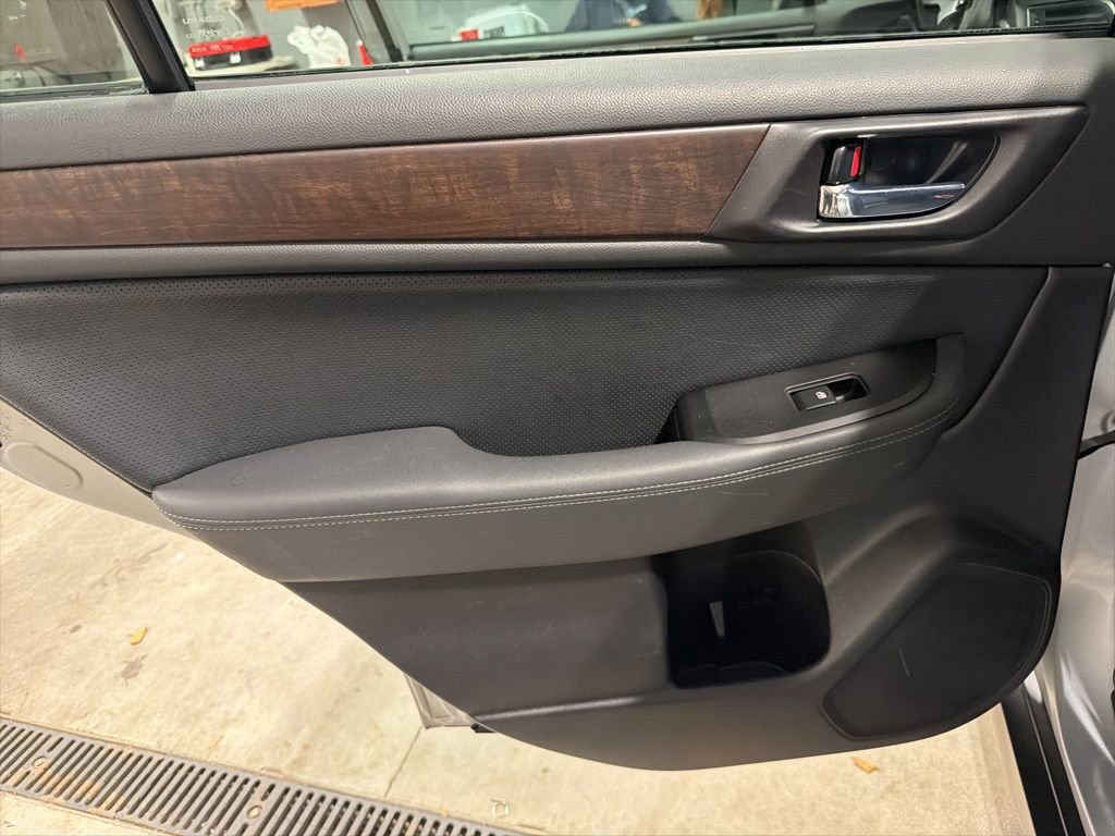 Used 2017 Subaru Outback 3.6R Limited image 22