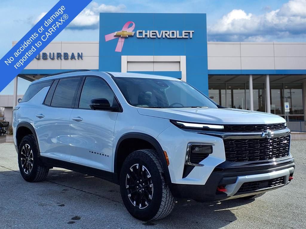 Used 2024 Chevrolet Traverse Z71 image 3