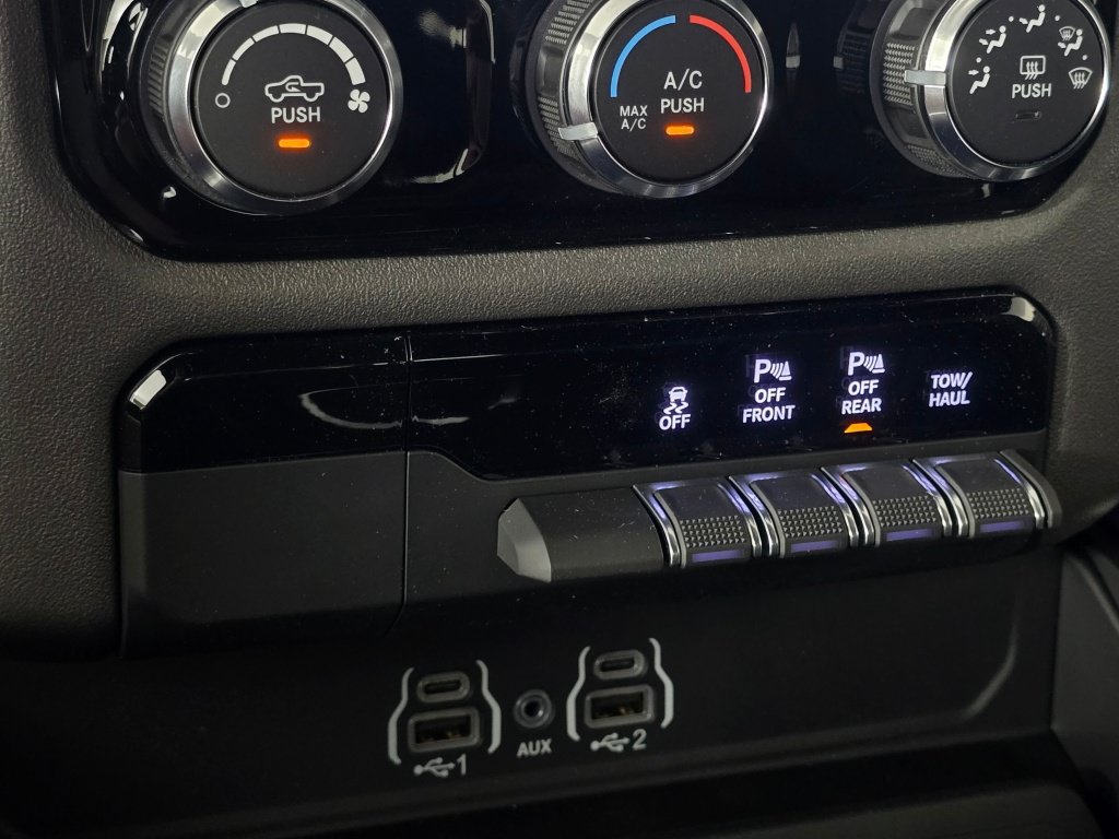 New 2026 RAM 1500 Express AWD/4WD image 29