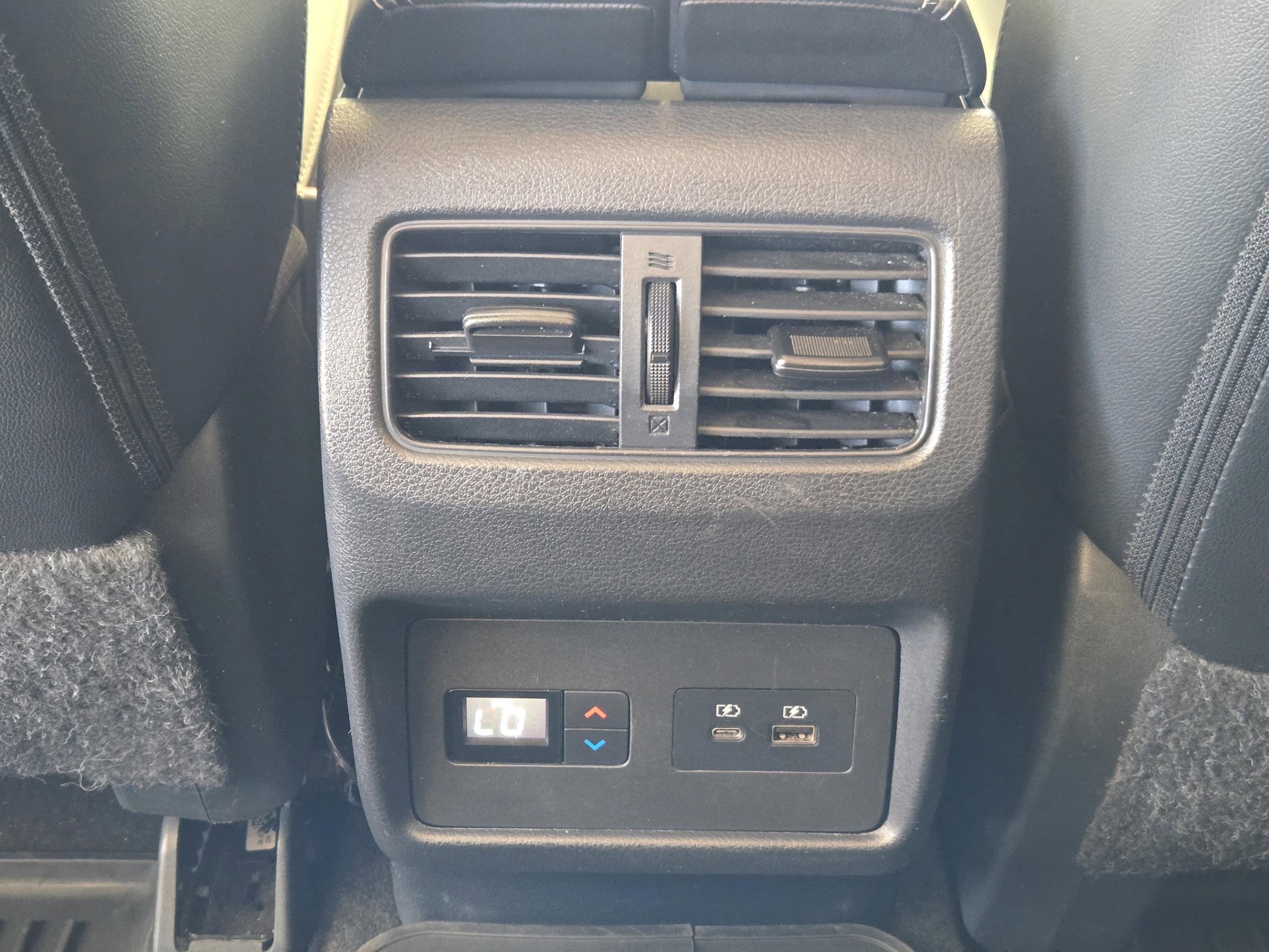 Used 2023 Nissan Rogue SL w/ SL Premium Package image 31