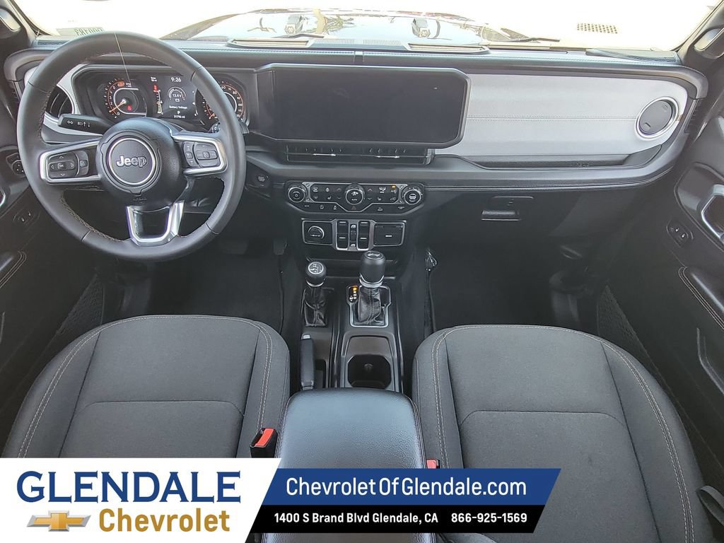 Used 2025 Jeep Wrangler Unlimited Sahara AWD/4WD image 22