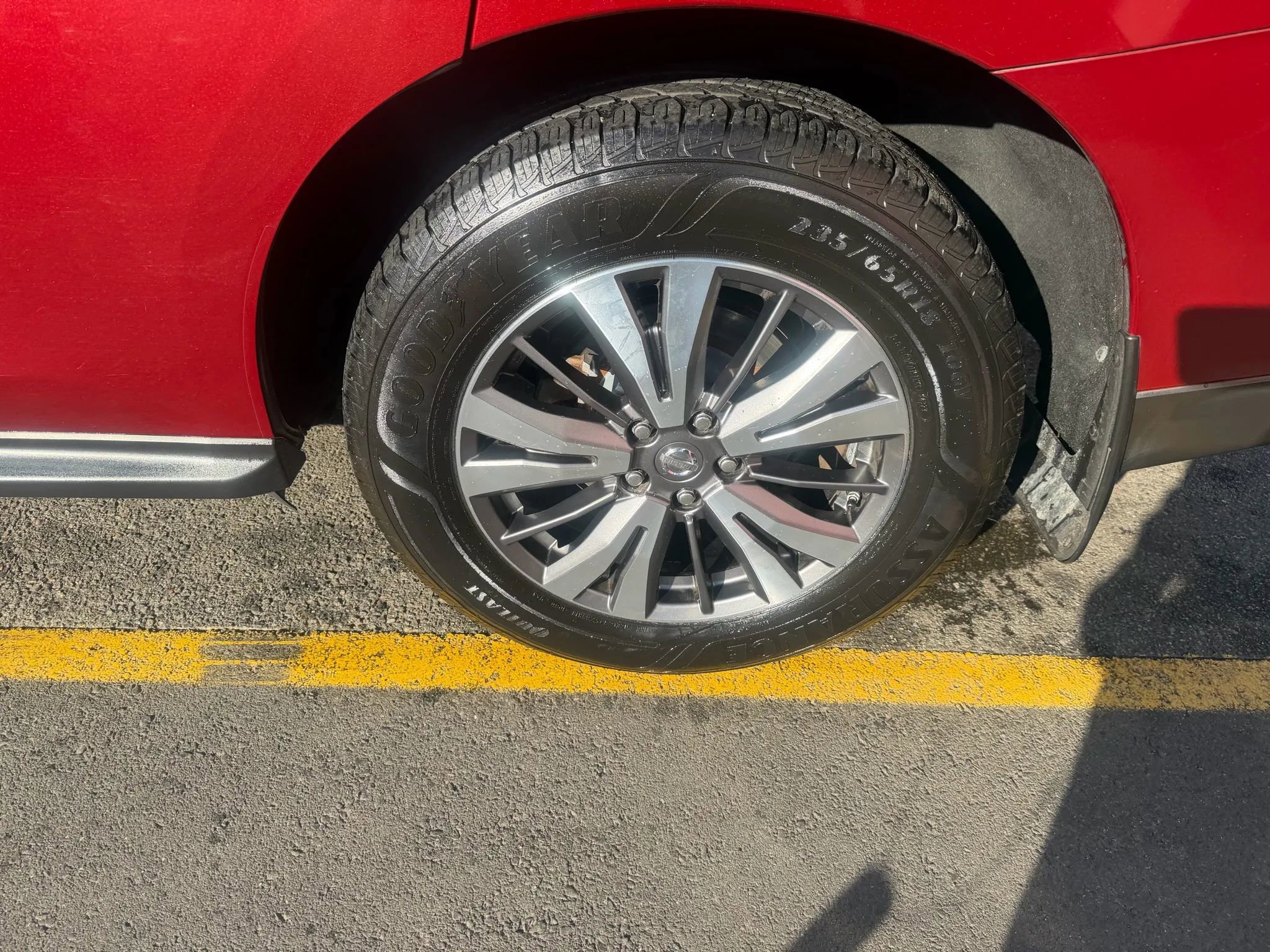 Used 2018 Nissan Pathfinder S image 9