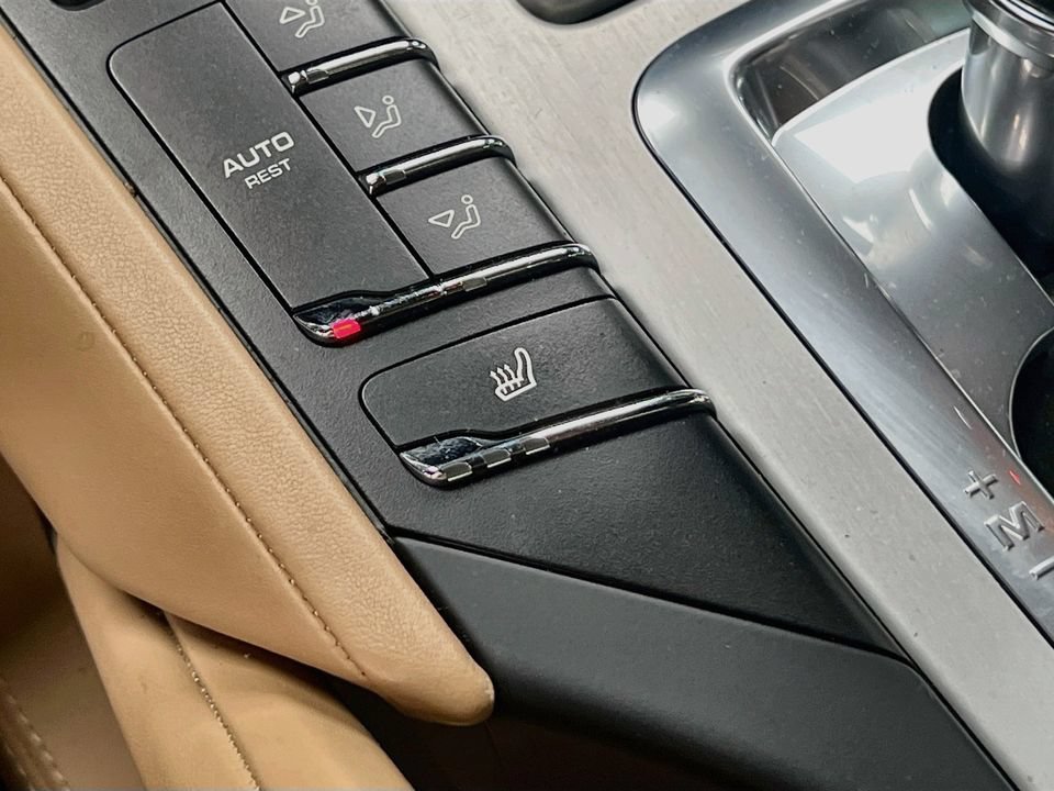 Used 2014 Porsche Cayenne GTS AWD/4WD image 23
