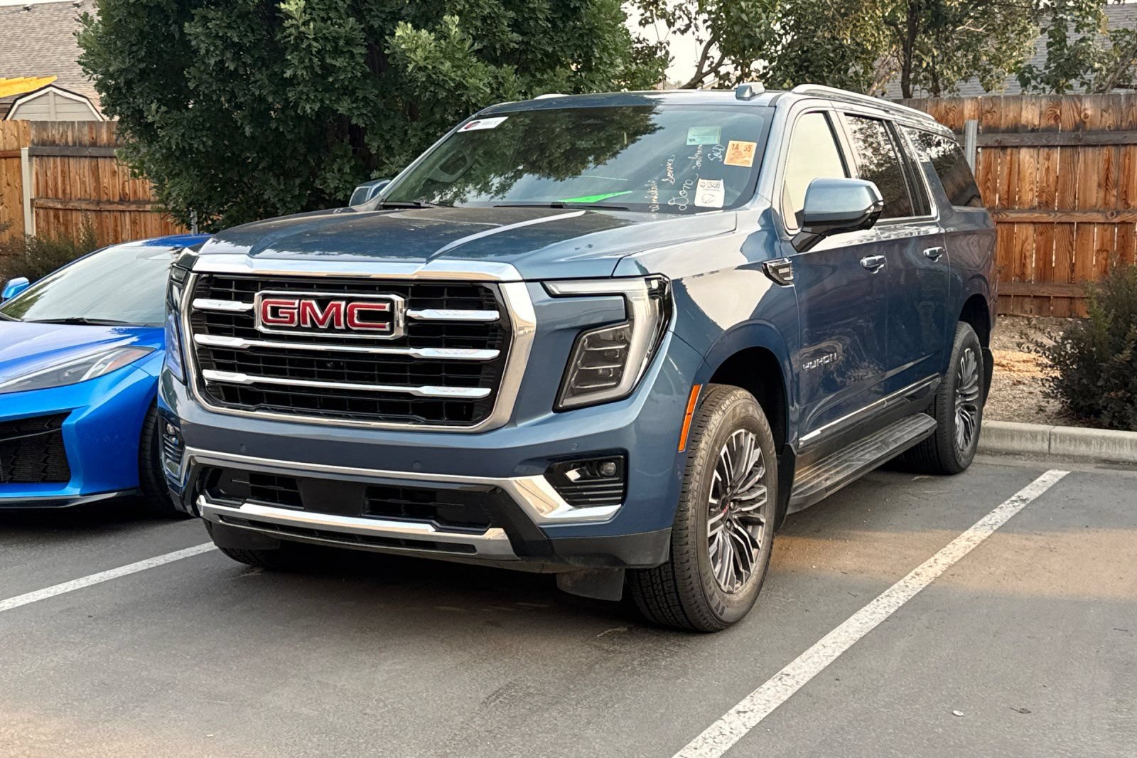 Certified 2025 GMC Yukon XL Elevation AWD/4WD image 2