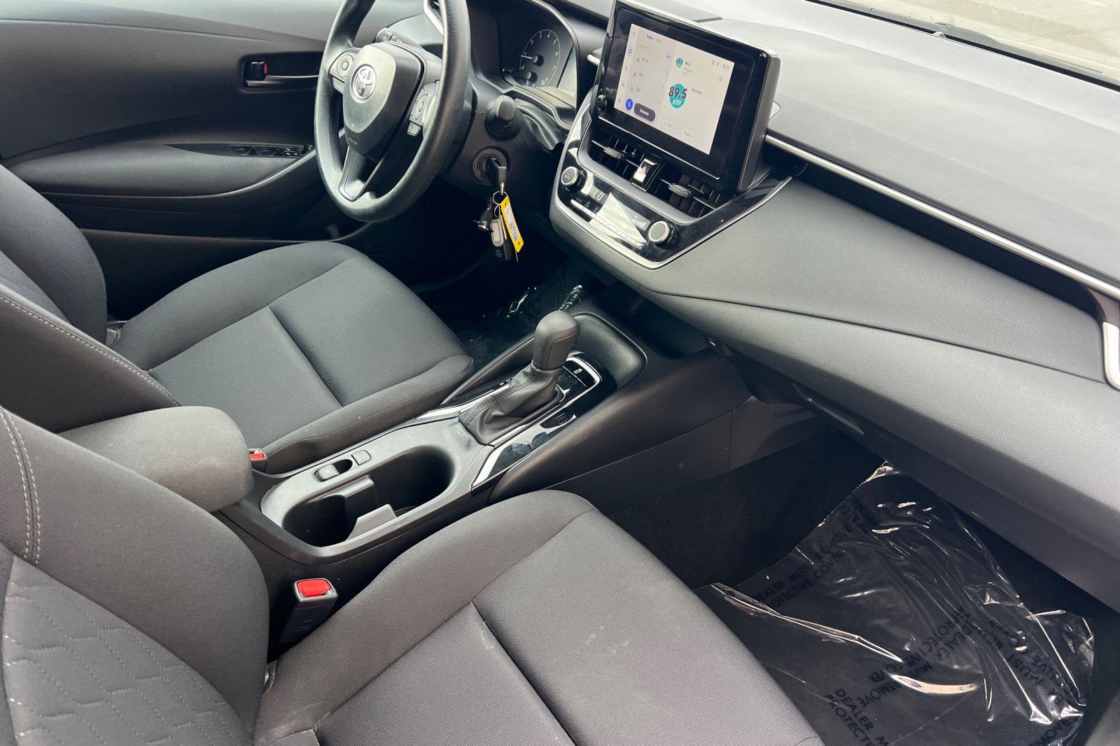 Used 2025 Toyota Corolla LE FWD image 17