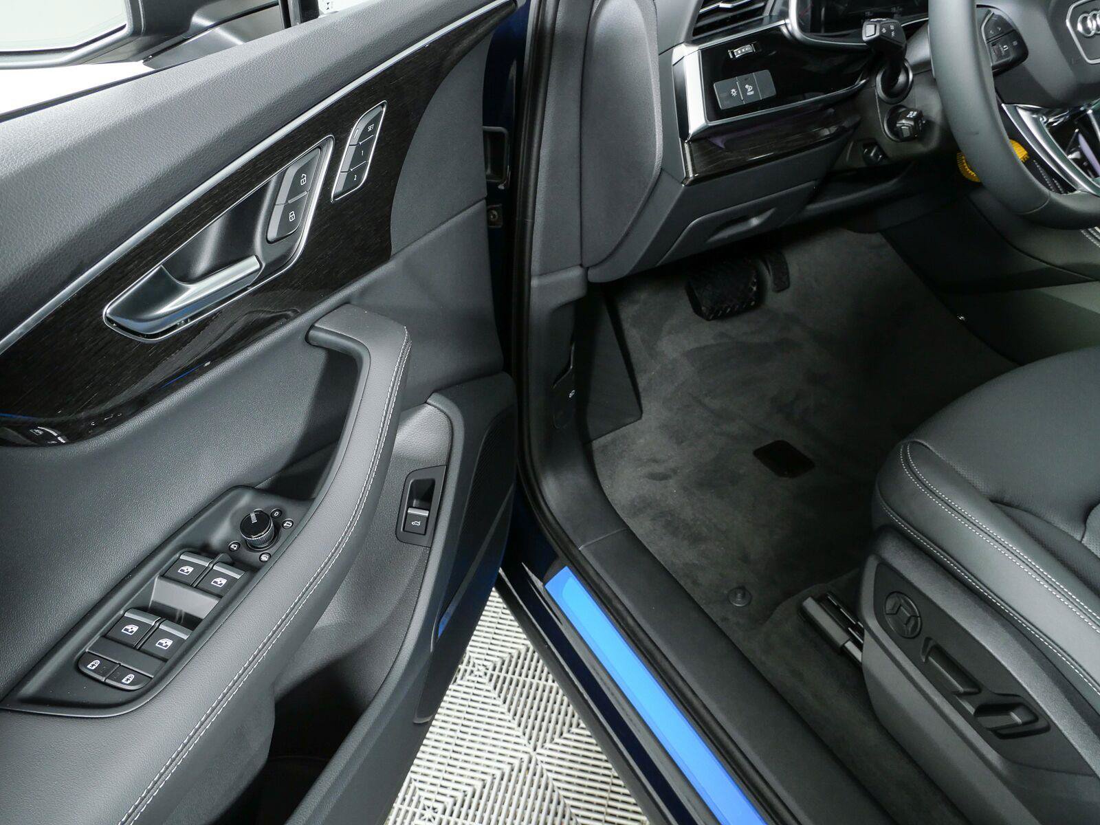 New 2026 Audi Q7 2.0T Premium Plus AWD/4WD image 9