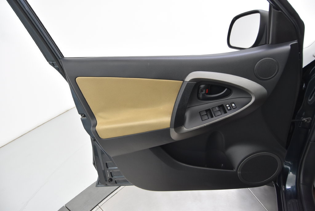 Used 2011 Toyota RAV4 4WD w/ Base L4 Extra Value Pkg image 30