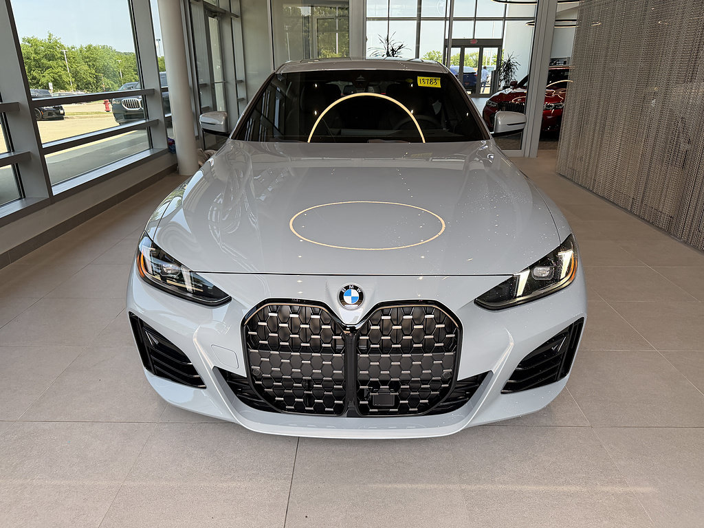 New 2026 BMW 430i xDrive w/ M Sport Package AWD/4WD image 2