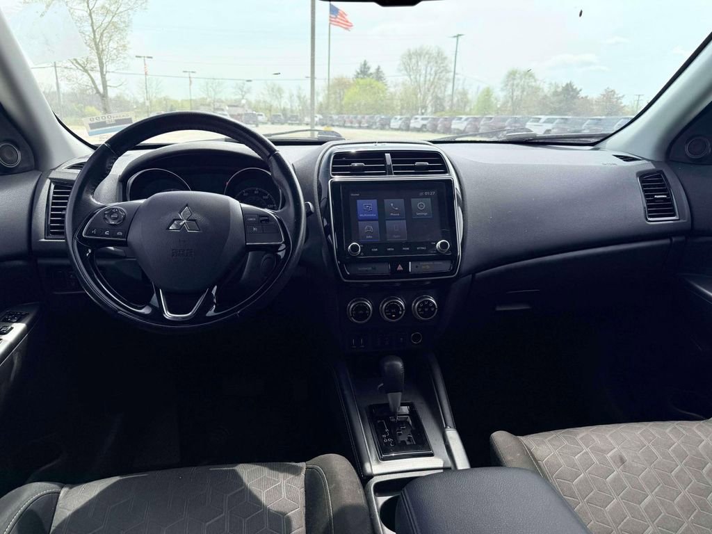 Used 2020 Mitsubishi Outlander Sport SE FWD image 3