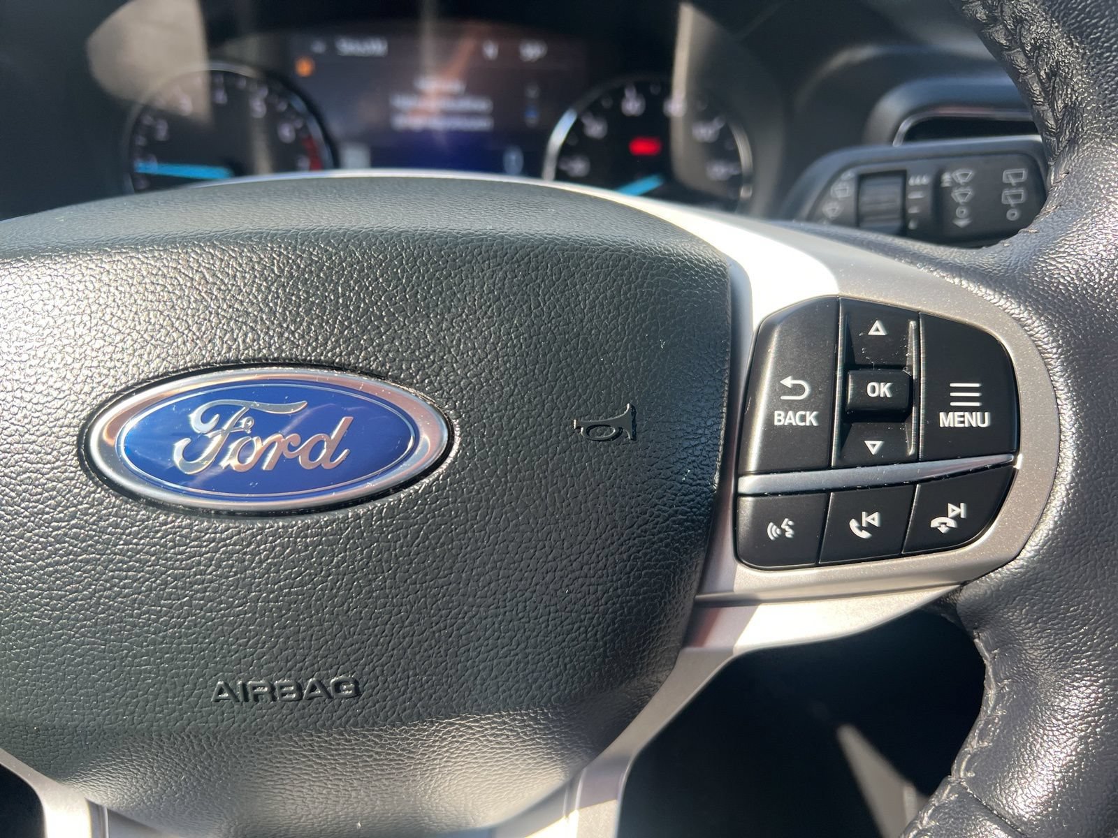 Certified 2023 Ford Explorer XLT w/ Equipment Group 202A AWD/4WD image 27