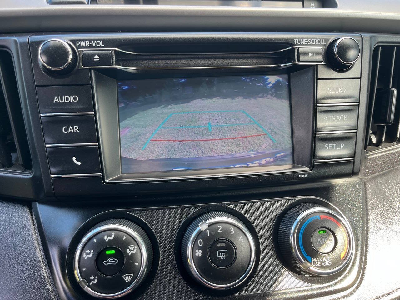 Used 2016 Toyota RAV4 LE AWD/4WD image 11