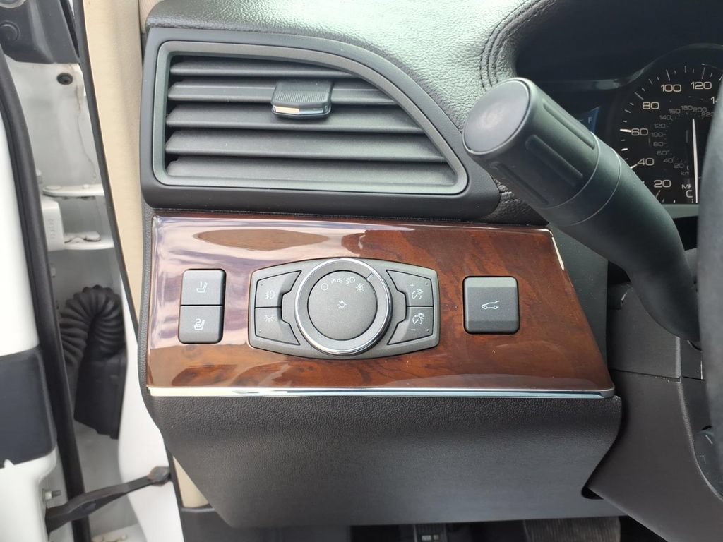 Used 2015 Lincoln MKX AWD w/ Equipment Group 102A image 14