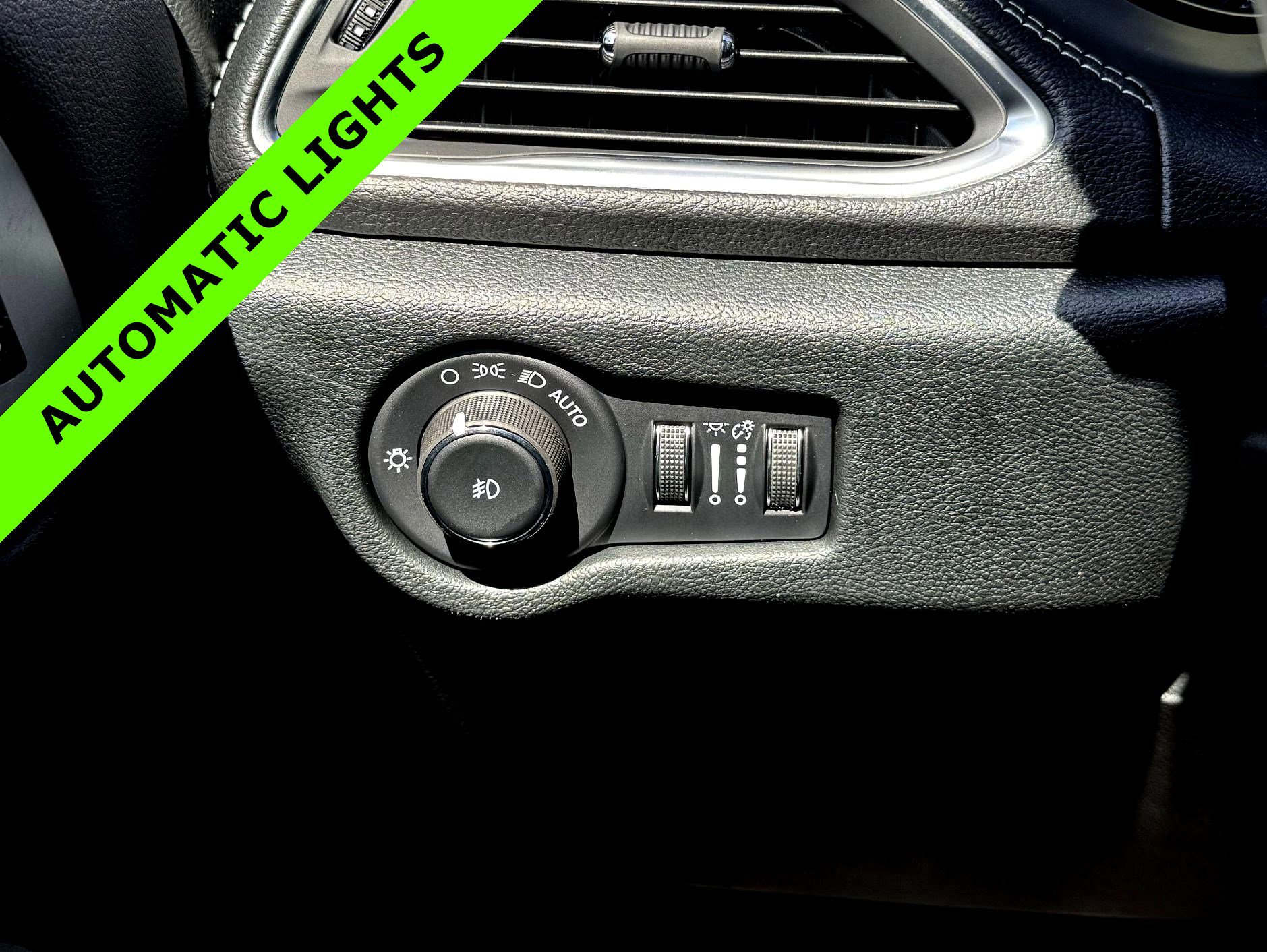 New 2026 Chrysler Pacifica Limited image 18