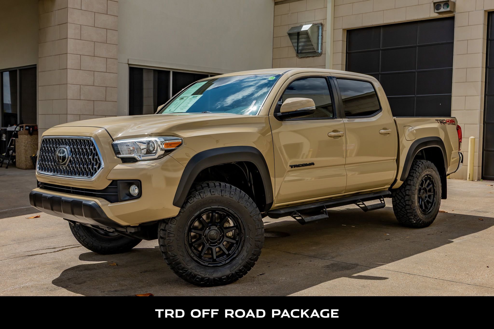 Used 2019 Toyota Tacoma TRD Off-Road AWD/4WD image 5