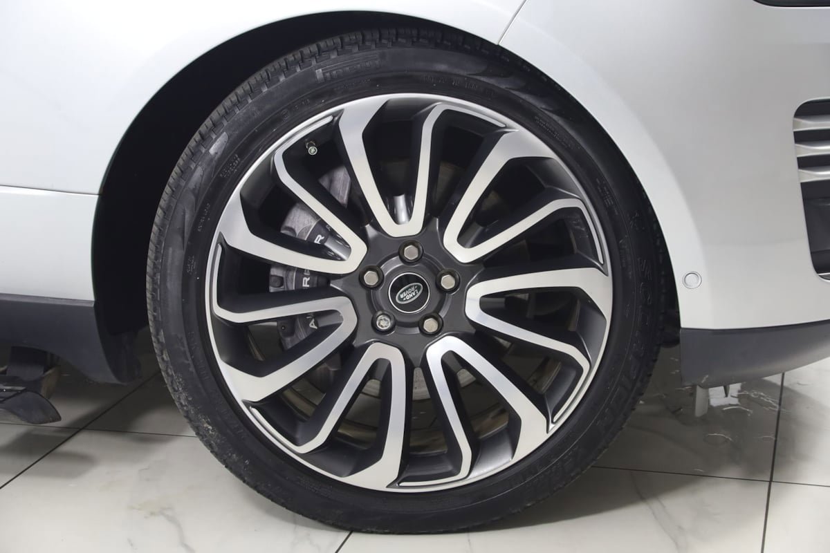 Used 2019 Land Rover Range Rover Supercharged AWD/4WD image 16