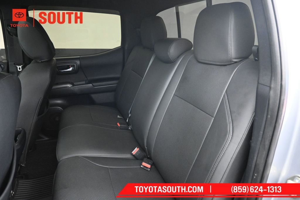 Used 2016 Toyota Tacoma TRD Off-Road AWD/4WD image 26