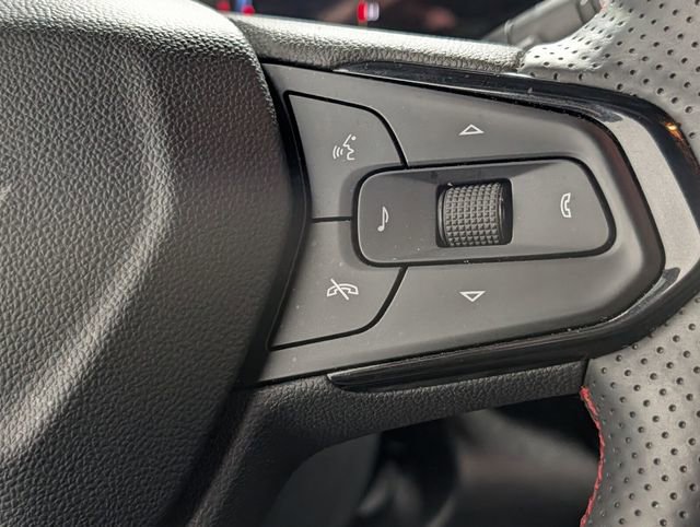 Used 2025 Chevrolet Trax RS image 21