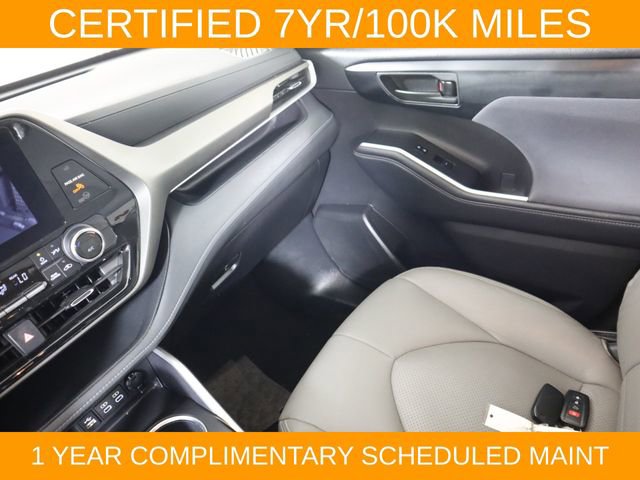 Used 2023 Toyota Highlander LE AWD/4WD image 18