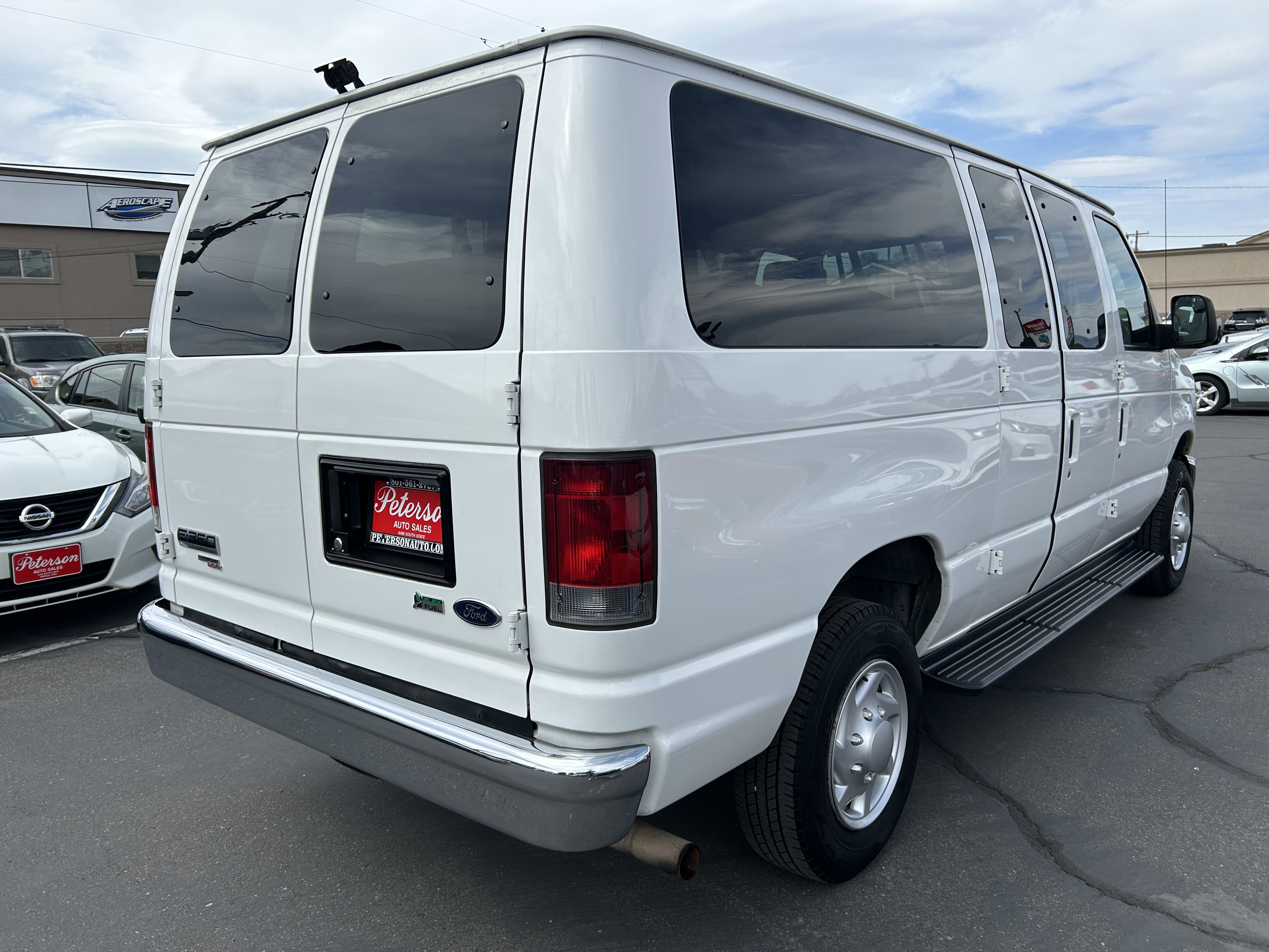 Used 2011 Ford E-350 and Econoline 350 XLT RWD image 7