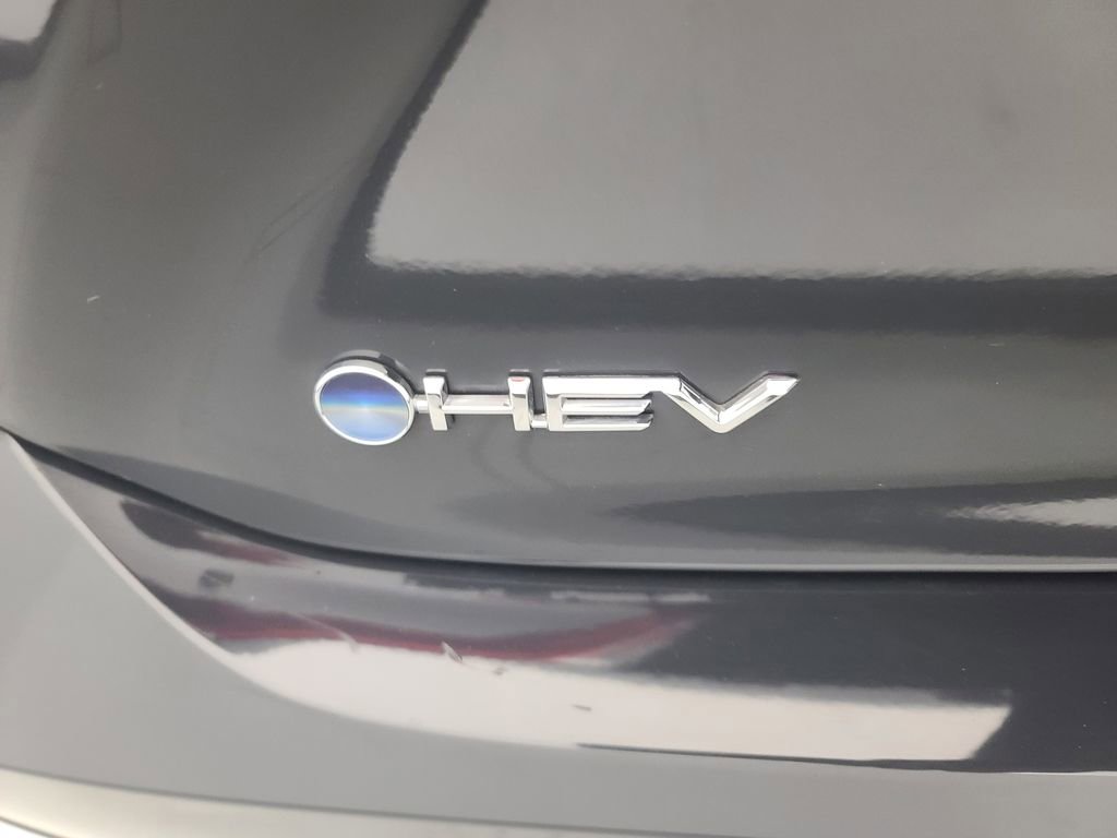 Used 2025 Toyota Camry SE image 12