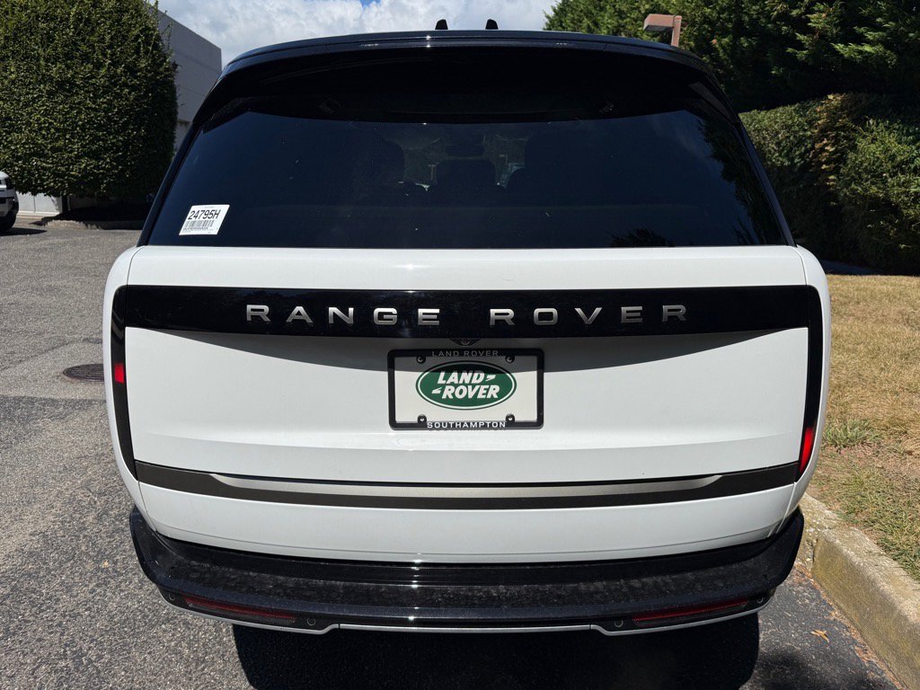 New 2025 Land Rover Range Rover SE image 4