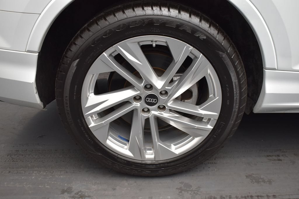 Used 2023 Audi Q7 3.0T Premium Plus AWD/4WD image 16