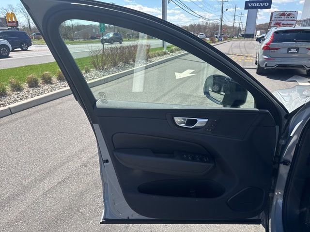 Certified 2025 Volvo XC60 B5 Plus image 19