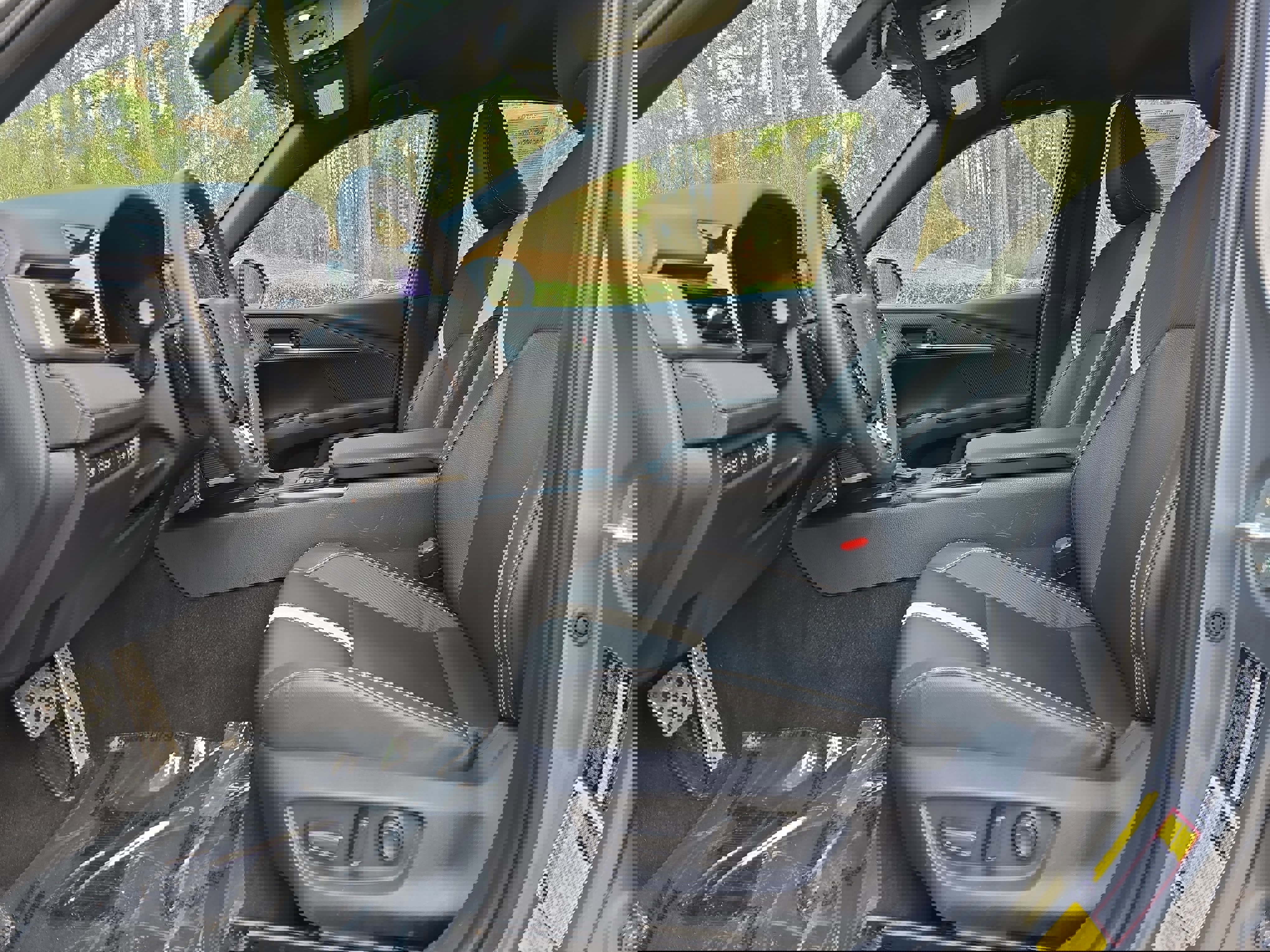 Used 2025 Toyota Camry SE image 14