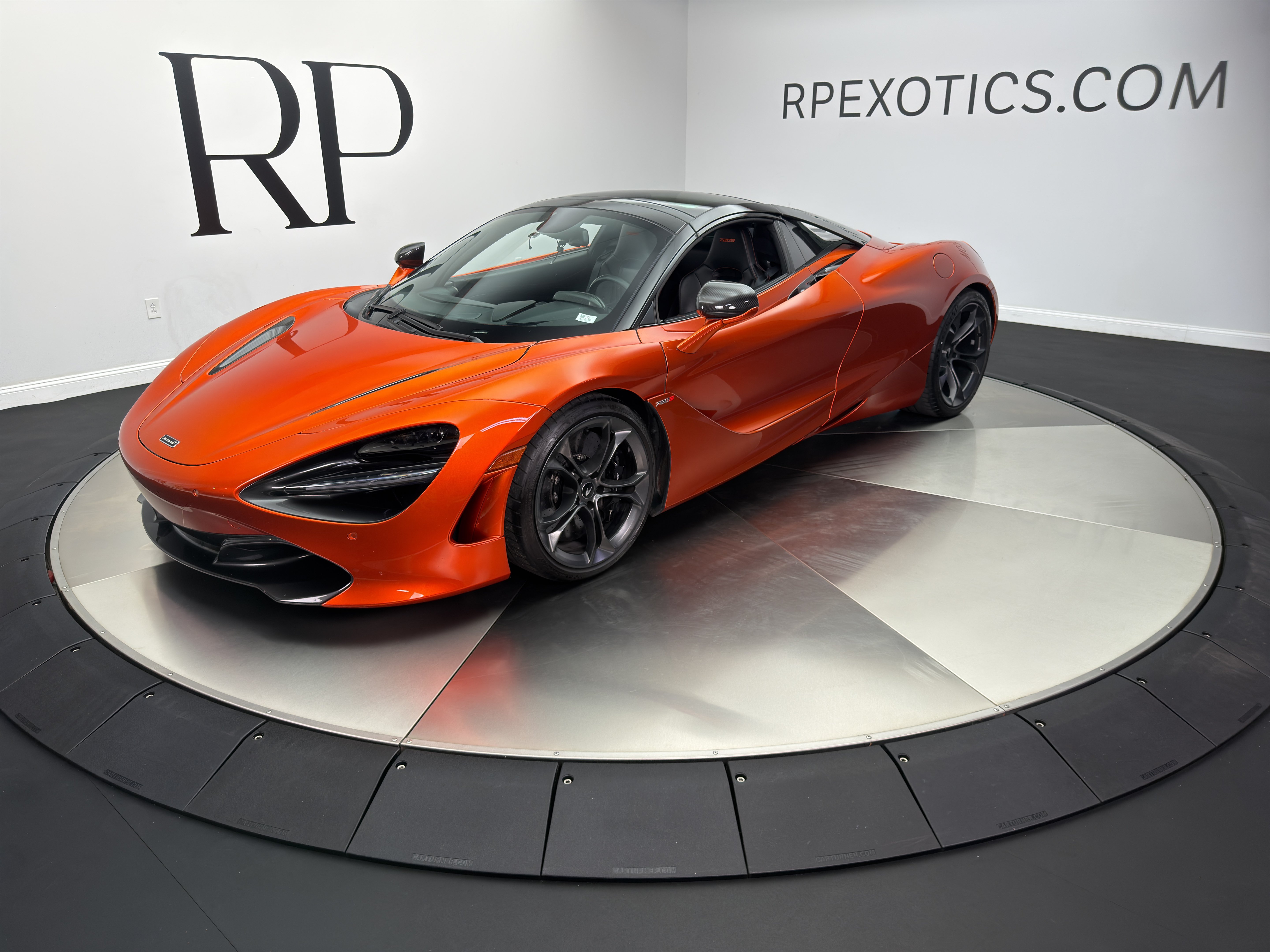 Used 2020 McLaren 720S Spider RWD image 10