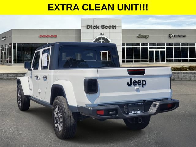 Used 2023 Jeep Gladiator Sport AWD/4WD image 3