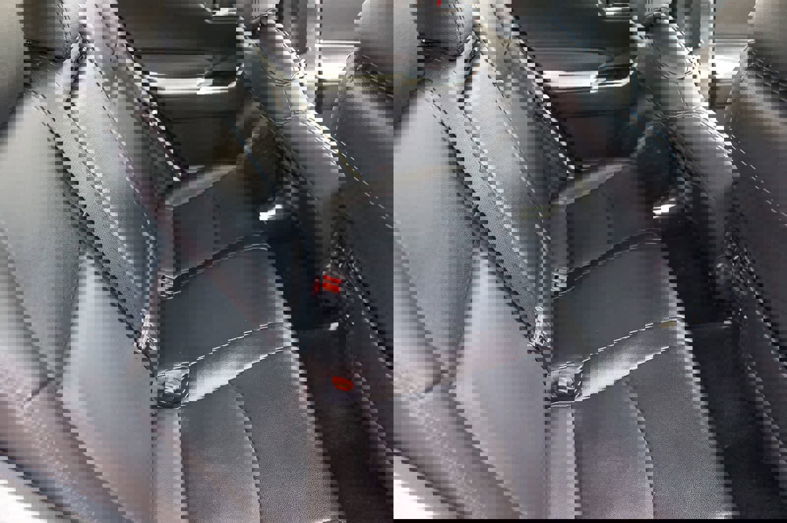 Used 2021 Toyota RAV4 XLE w/ Convenience Package image 16