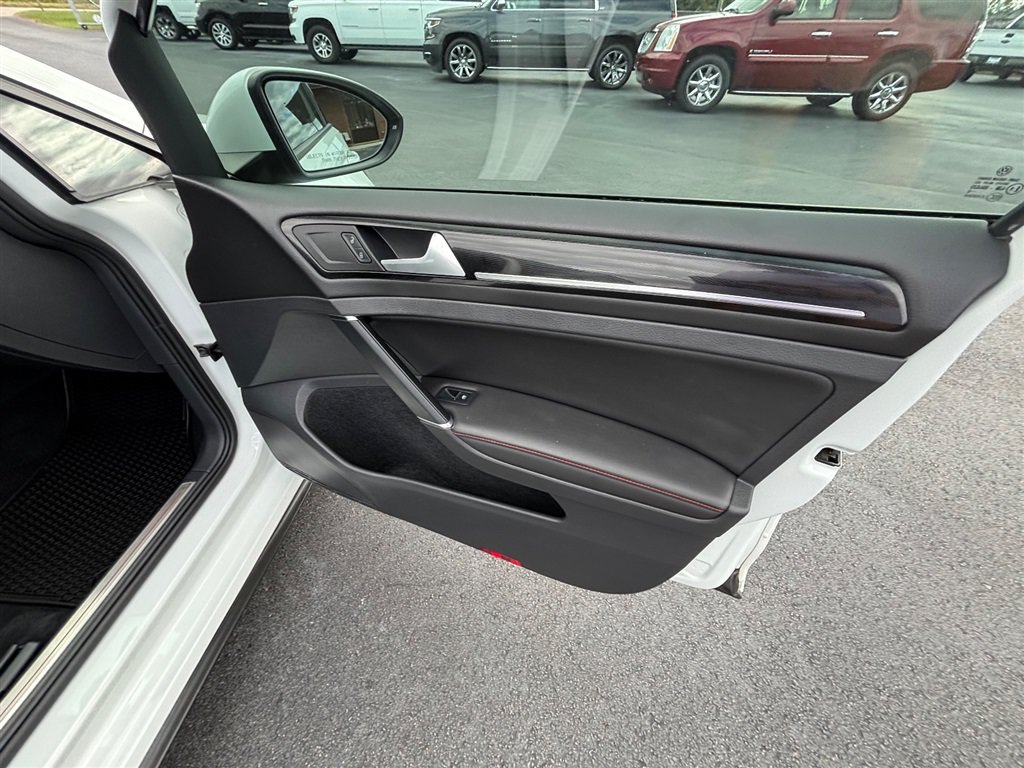 Used 2016 Volkswagen GTI Autobahn w/ Driver Assistance Package FWD image 24