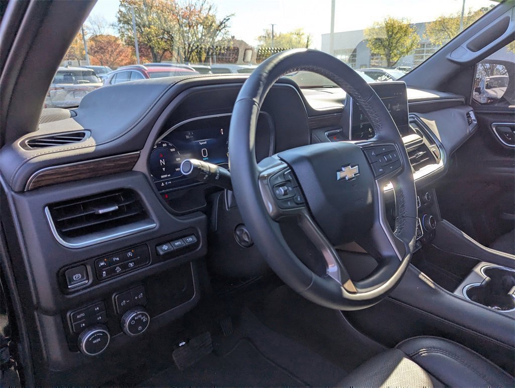 Used 2023 Chevrolet Suburban High Country image 10