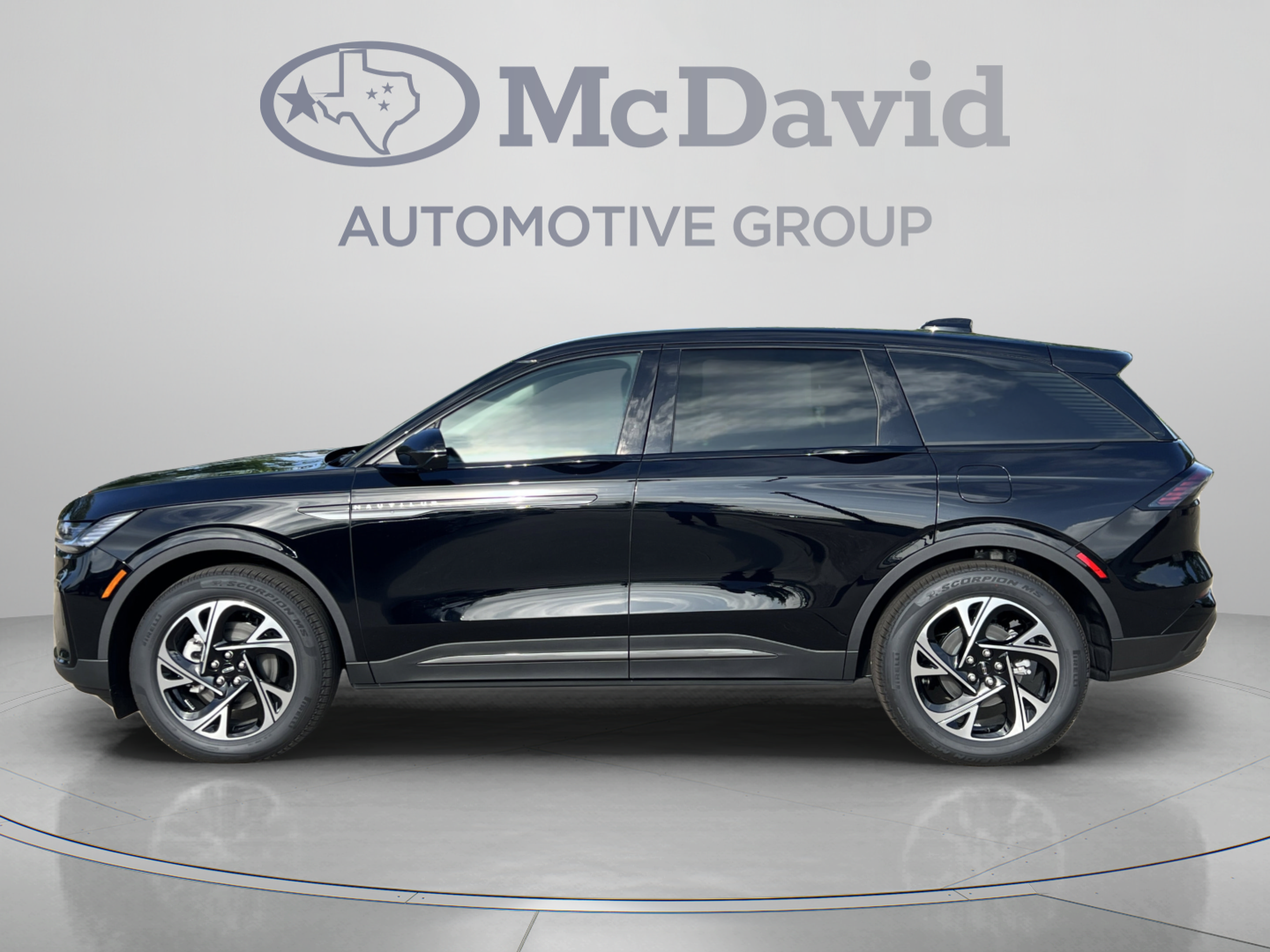 New 2026 Lincoln Nautilus Premier w/ Jet Appearance Package AWD/4WD image 4