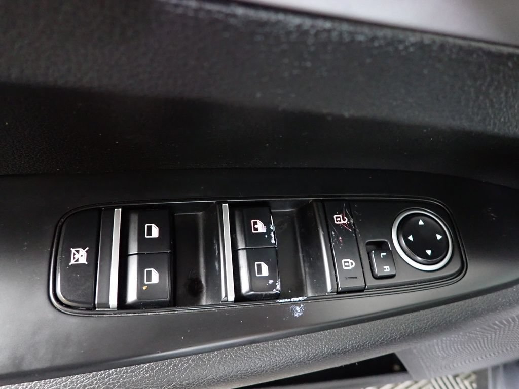 Used 2023 Kia Forte LXS FWD image 18