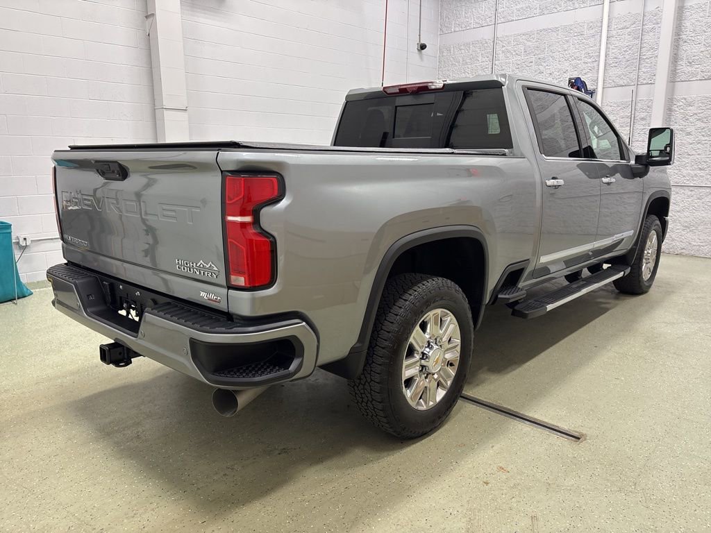 Used 2024 Chevrolet Silverado 3500 High Country w/ High Country Premium Package AWD/4WD image 4