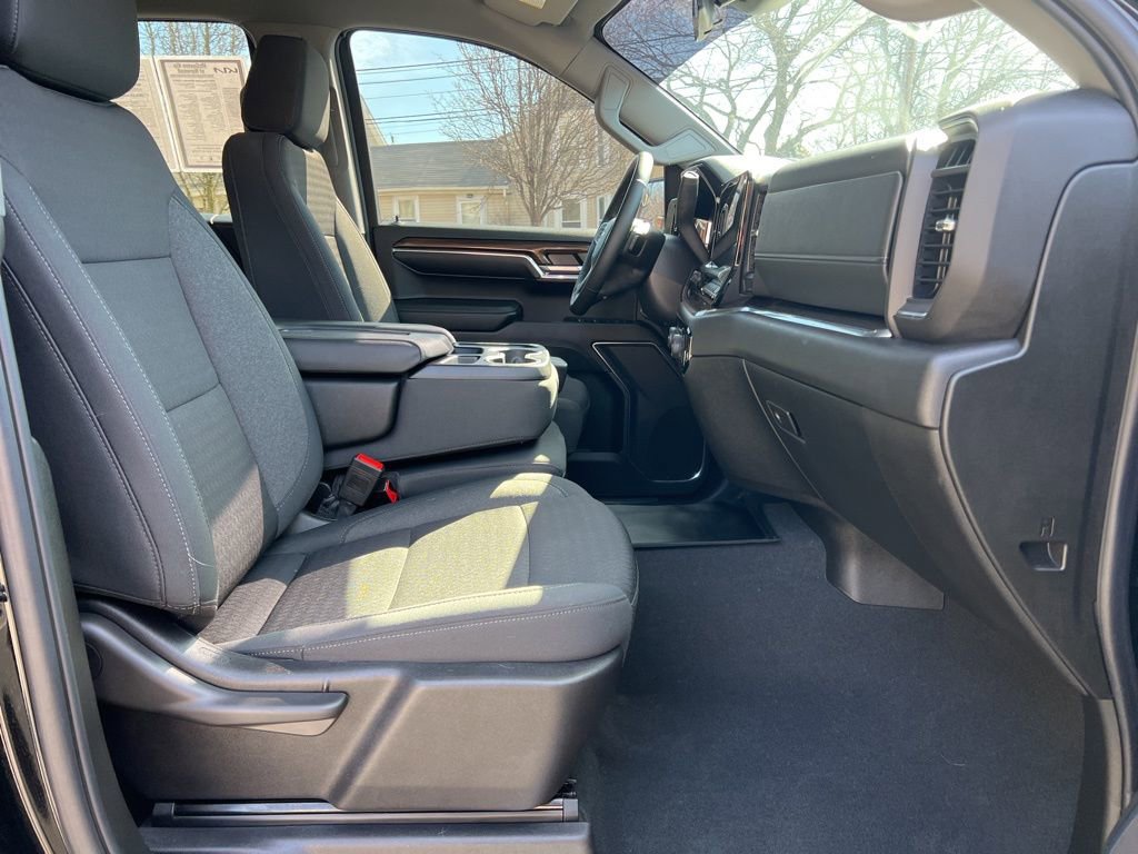 Used 2024 Chevrolet Silverado 1500 LT image 26