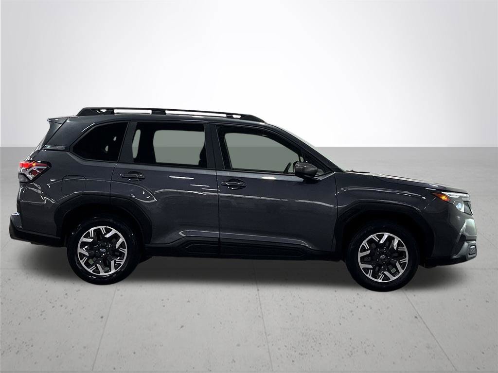 Used 2025 Subaru Forester Premium AWD/4WD image 9