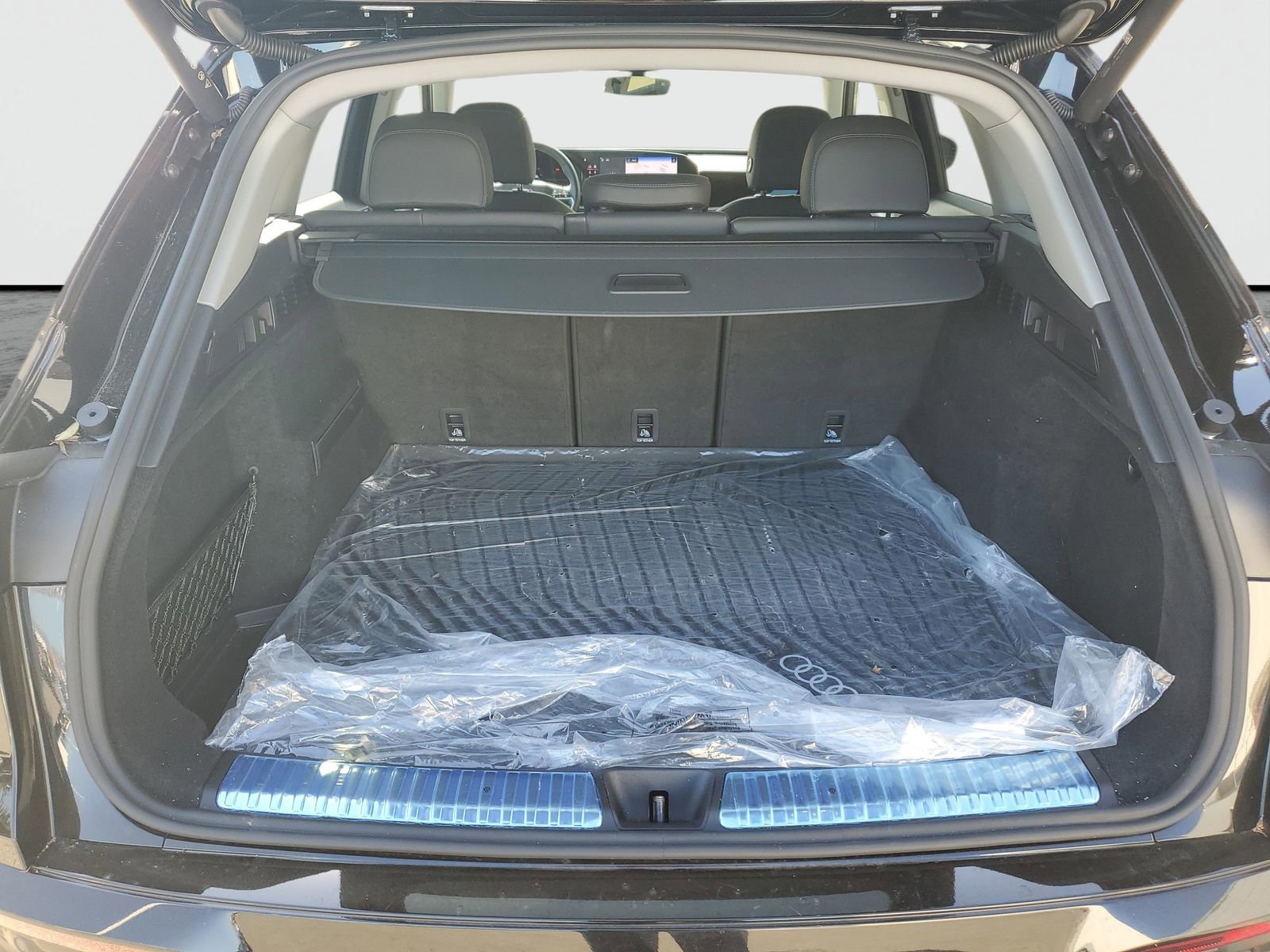 Used 2025 Audi Q5 Premium w/ Convenience Package image 9