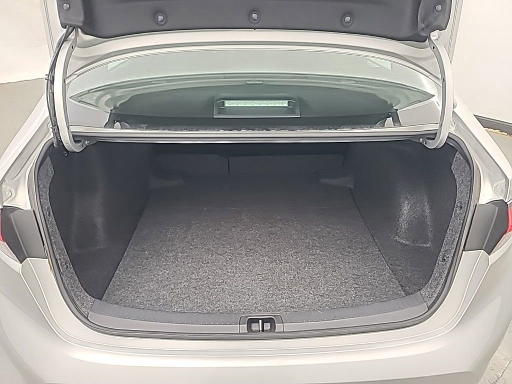 Used 2025 Toyota Corolla LE image 17