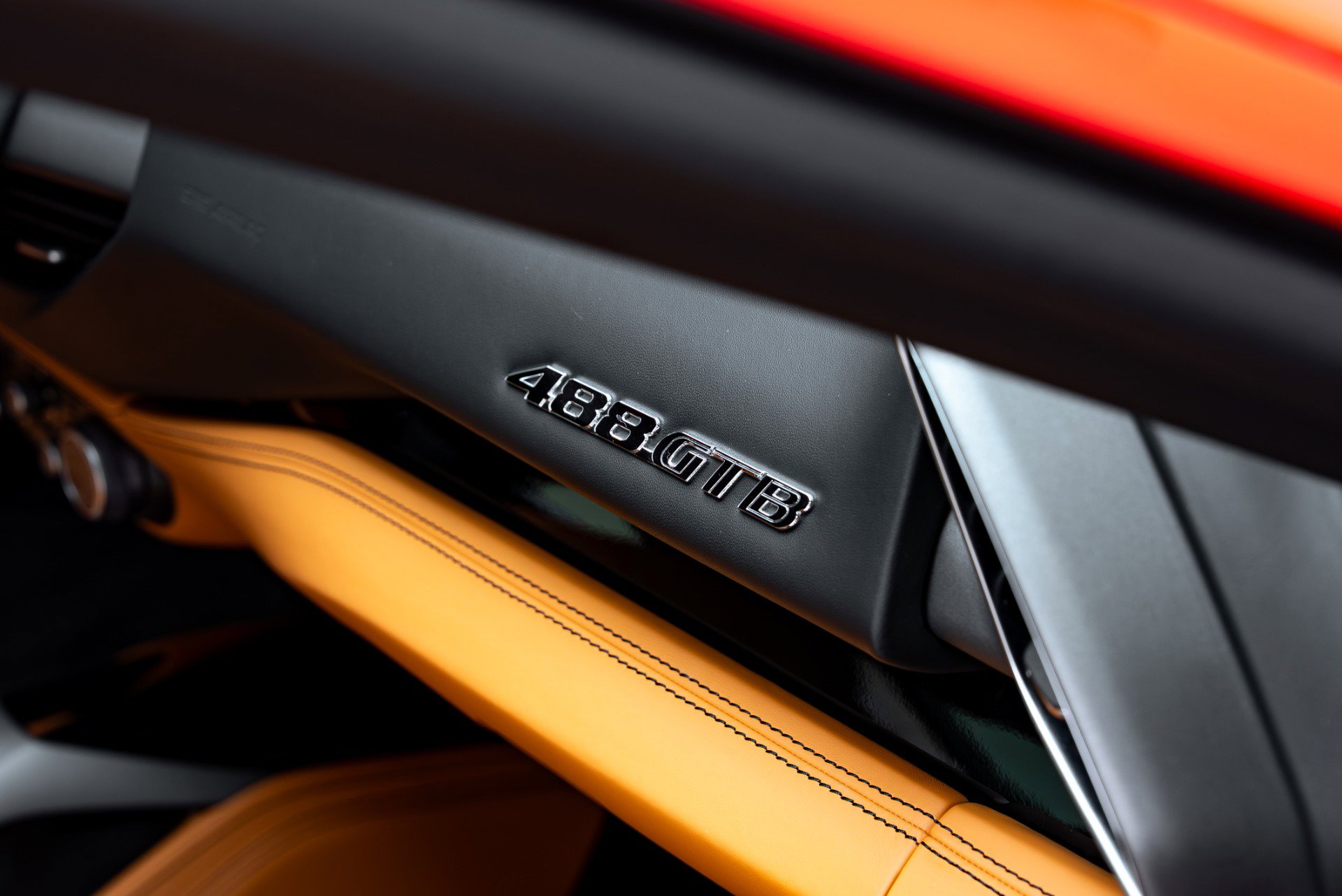 Used 2018 Ferrari 488 GTB image 40